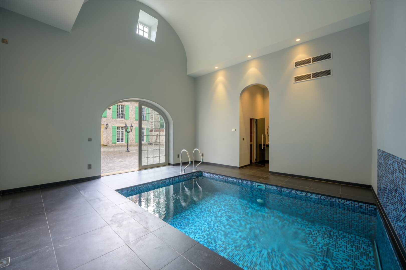 https://www.christiesrealestatebelgium.be/wp-content/uploads/properties/7915375/7915375_3_20260430121650.jpg