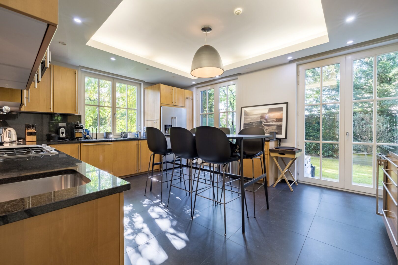 6 Bedroom Villa/Townhouse's Image 3