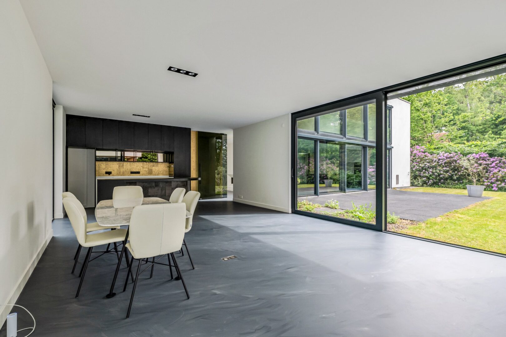 5 Bedroom Villa/Townhouse's Image 3