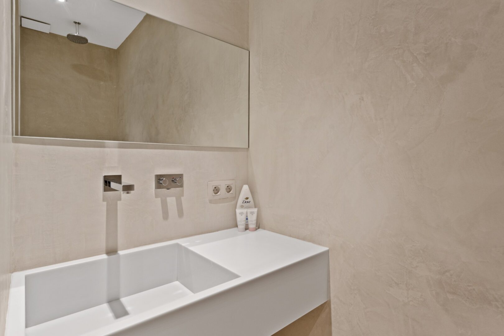 2 Bedroom Villa/Townhouse's Image 23