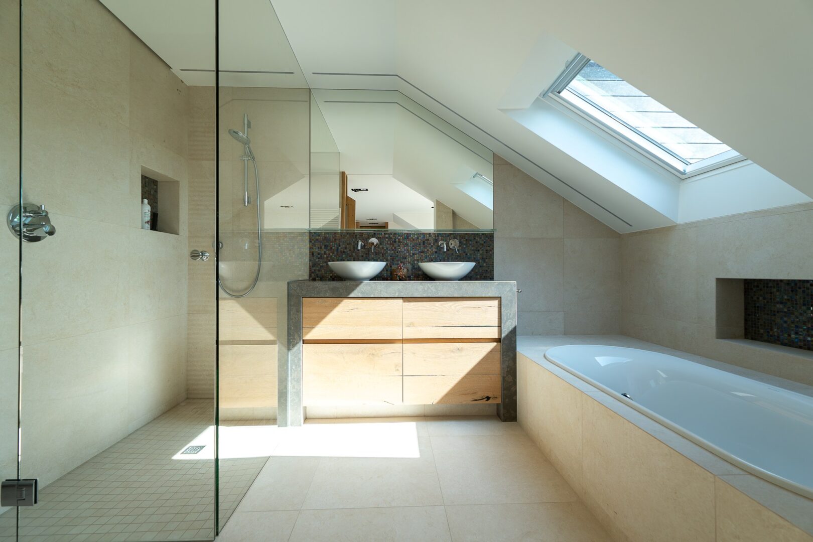 6 Bedroom Villa/Townhouse's Image 10