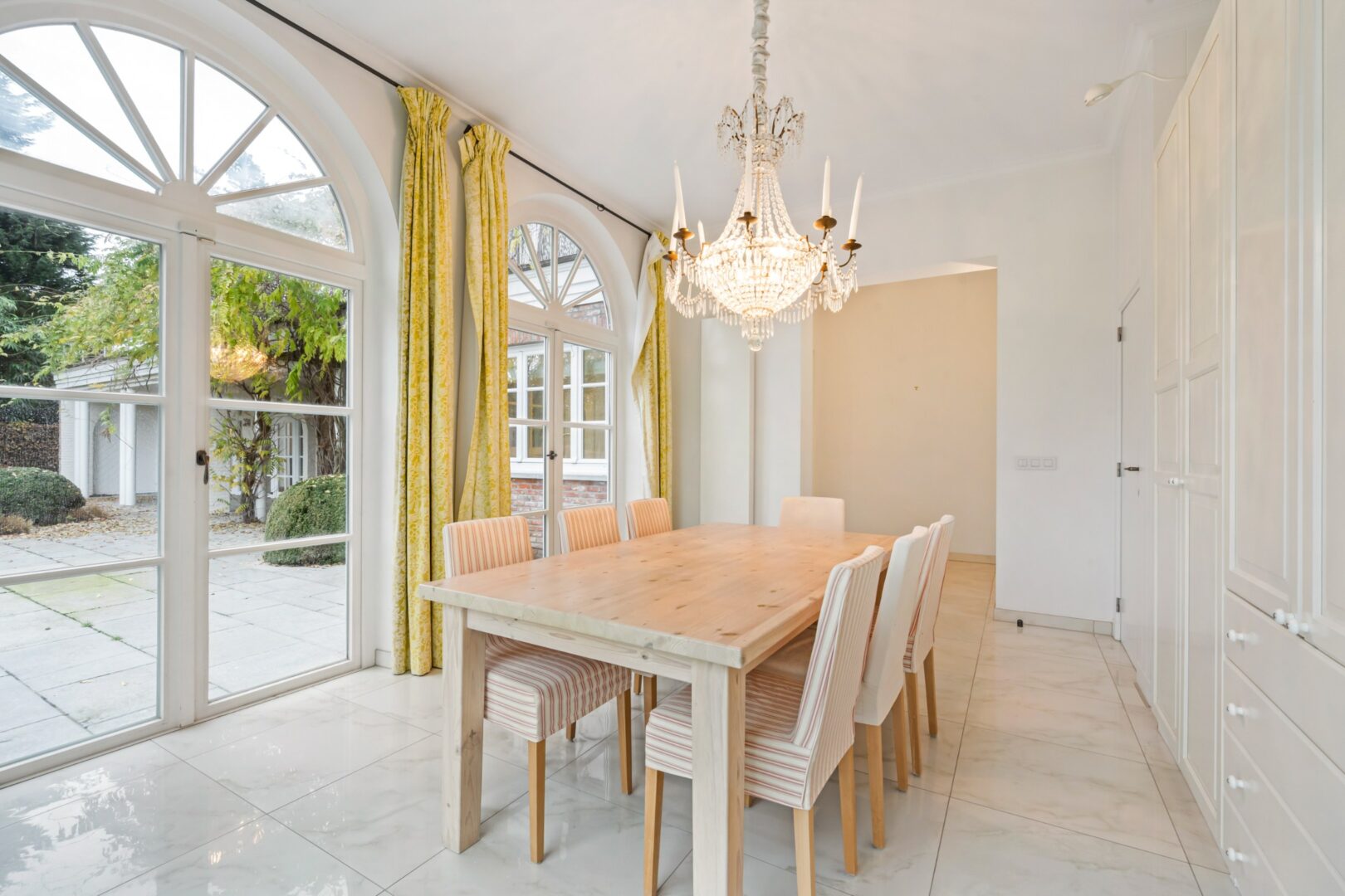 6 Bedroom Villa/Townhouse's Image 9