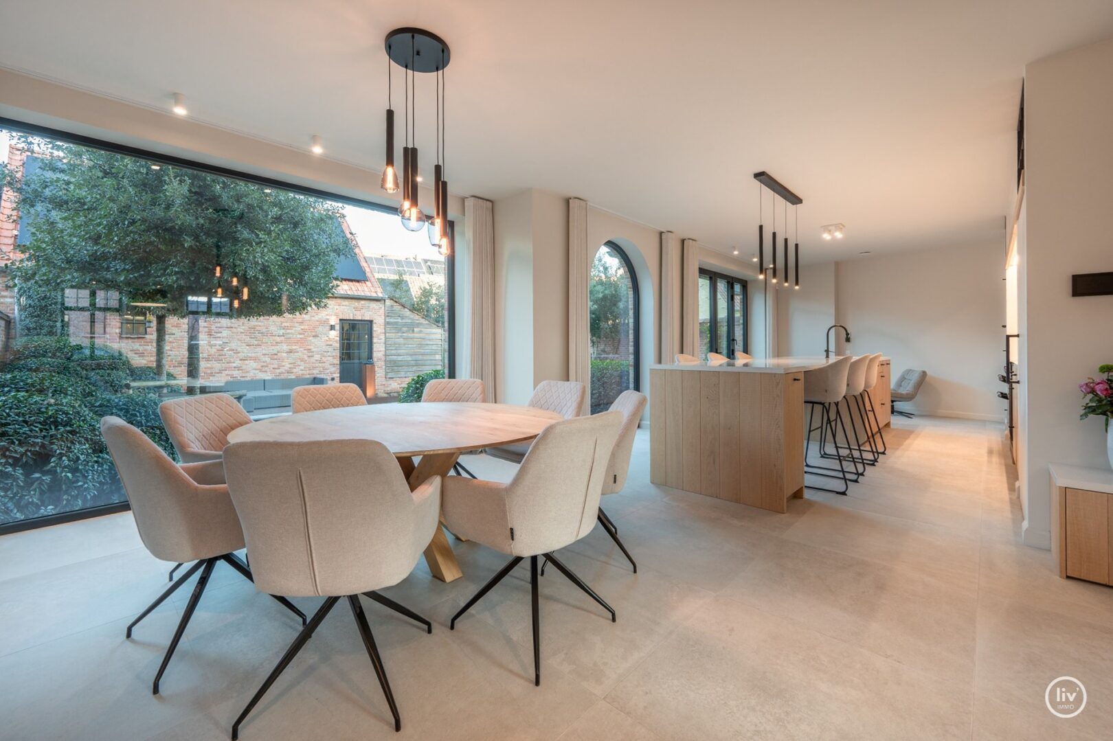 4 Bedroom Villa/Townhouse's Image 7