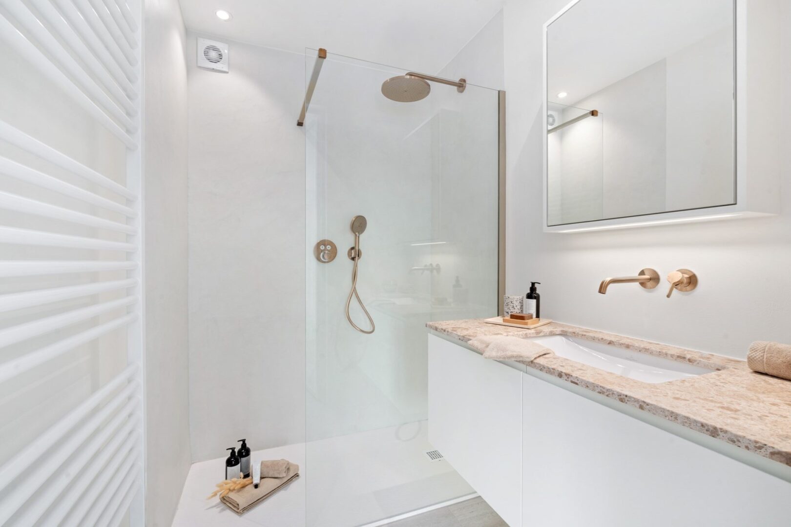 2 Bedroom Villa/Townhouse's Image 12