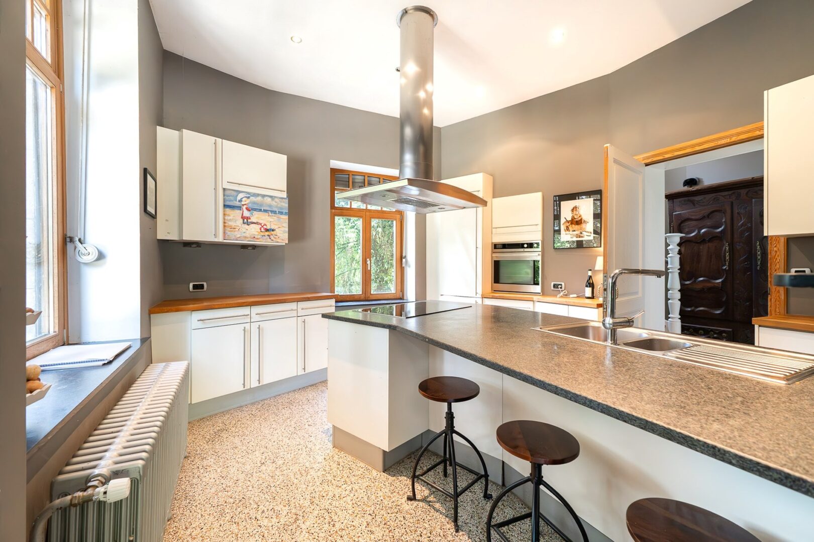 8 Bedroom Villa/Townhouse's Image 7