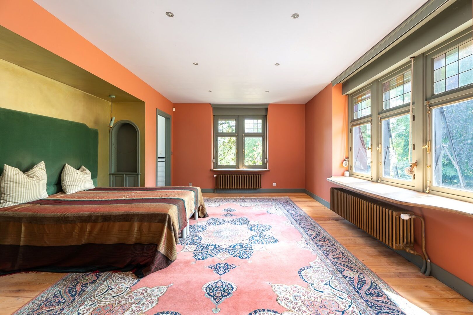 8 Bedroom Villa/Townhouse's Image 9