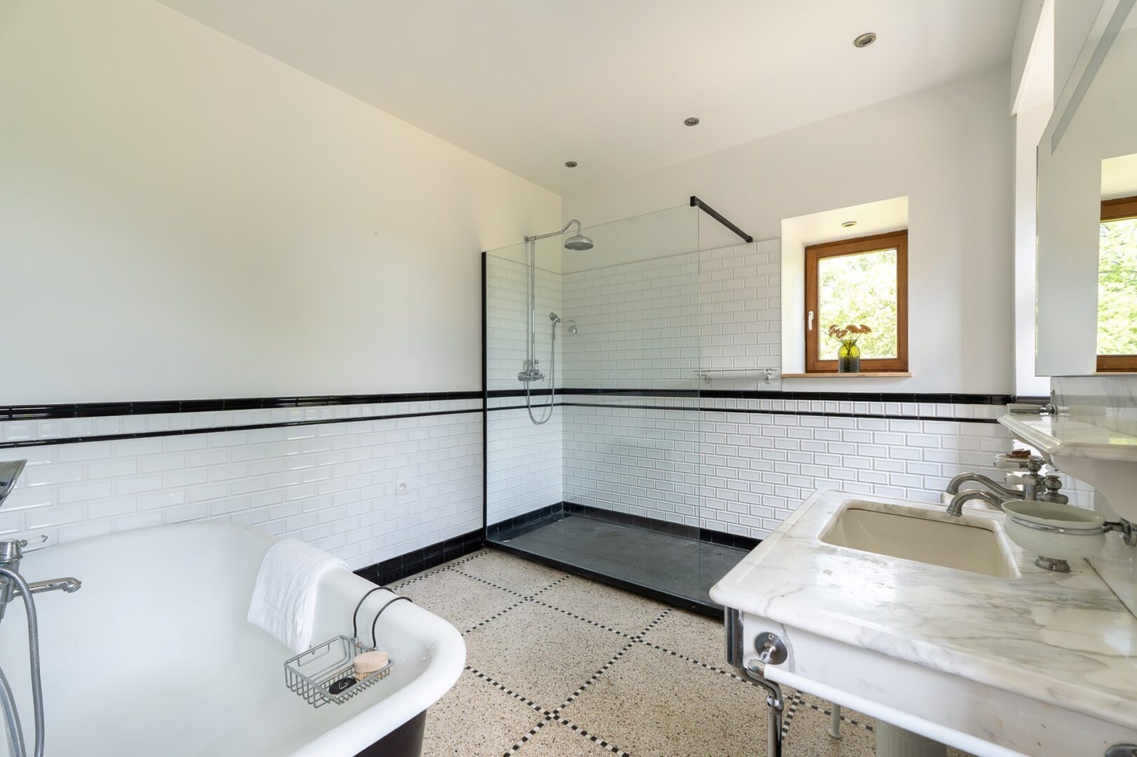 8 Bedroom Villa/Townhouse's Image 13