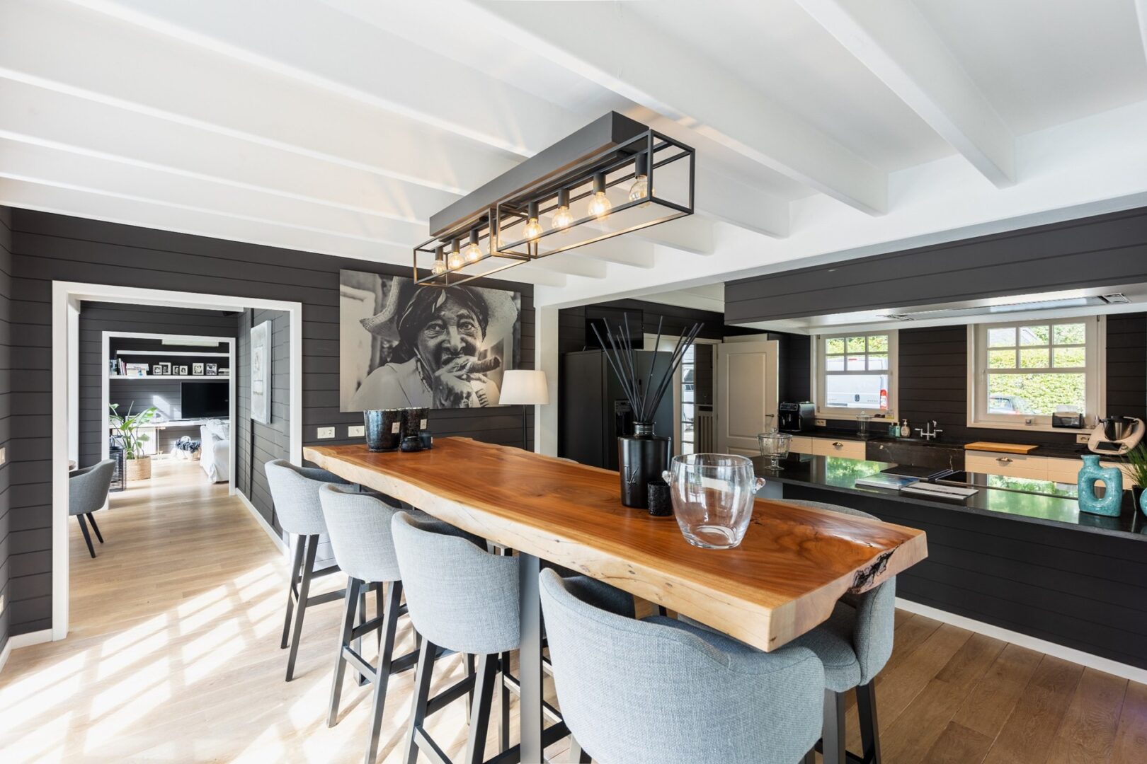 6 Bedroom Villa/Townhouse's Image 3