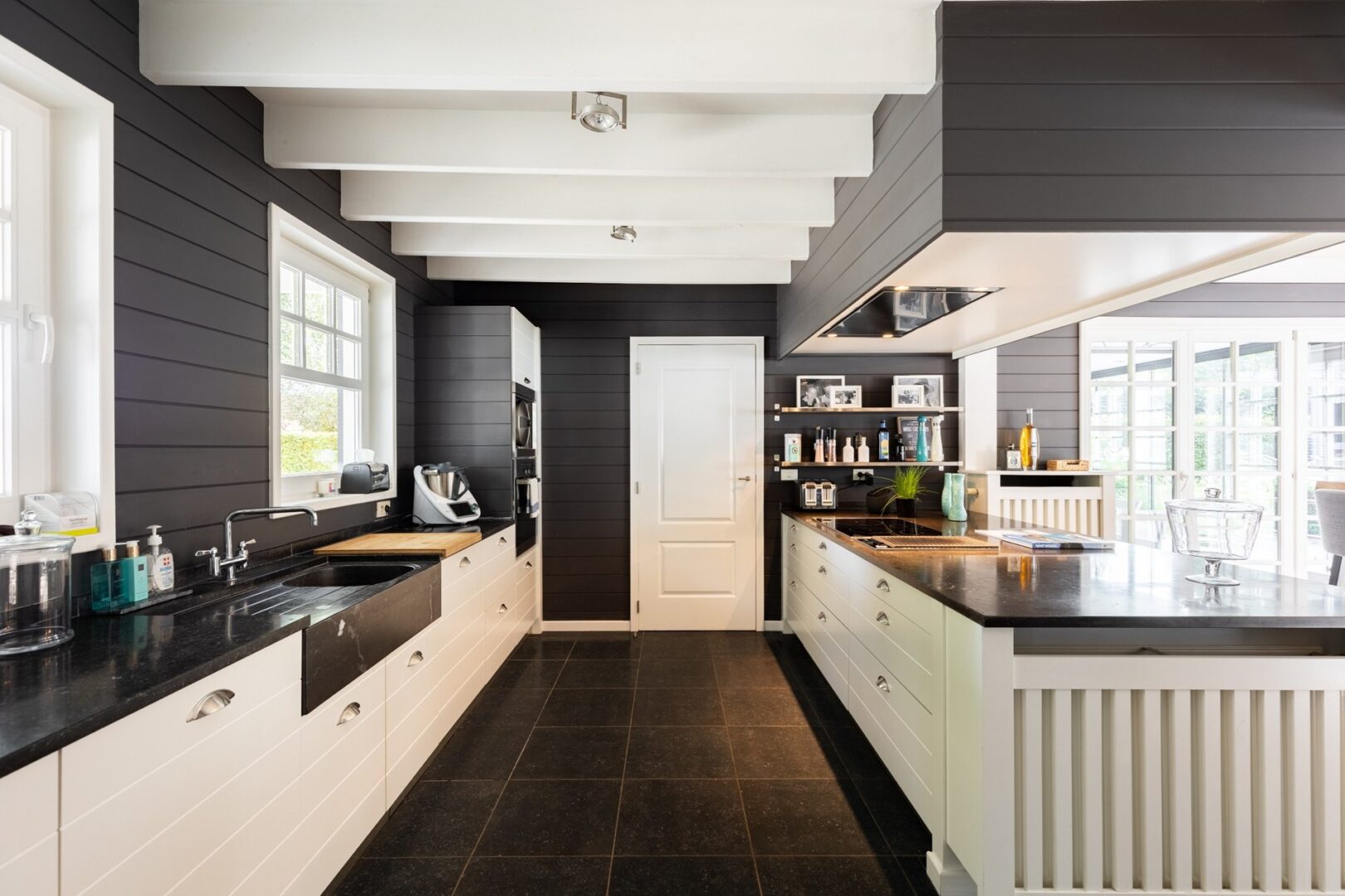6 Bedroom Villa/Townhouse's Image 4