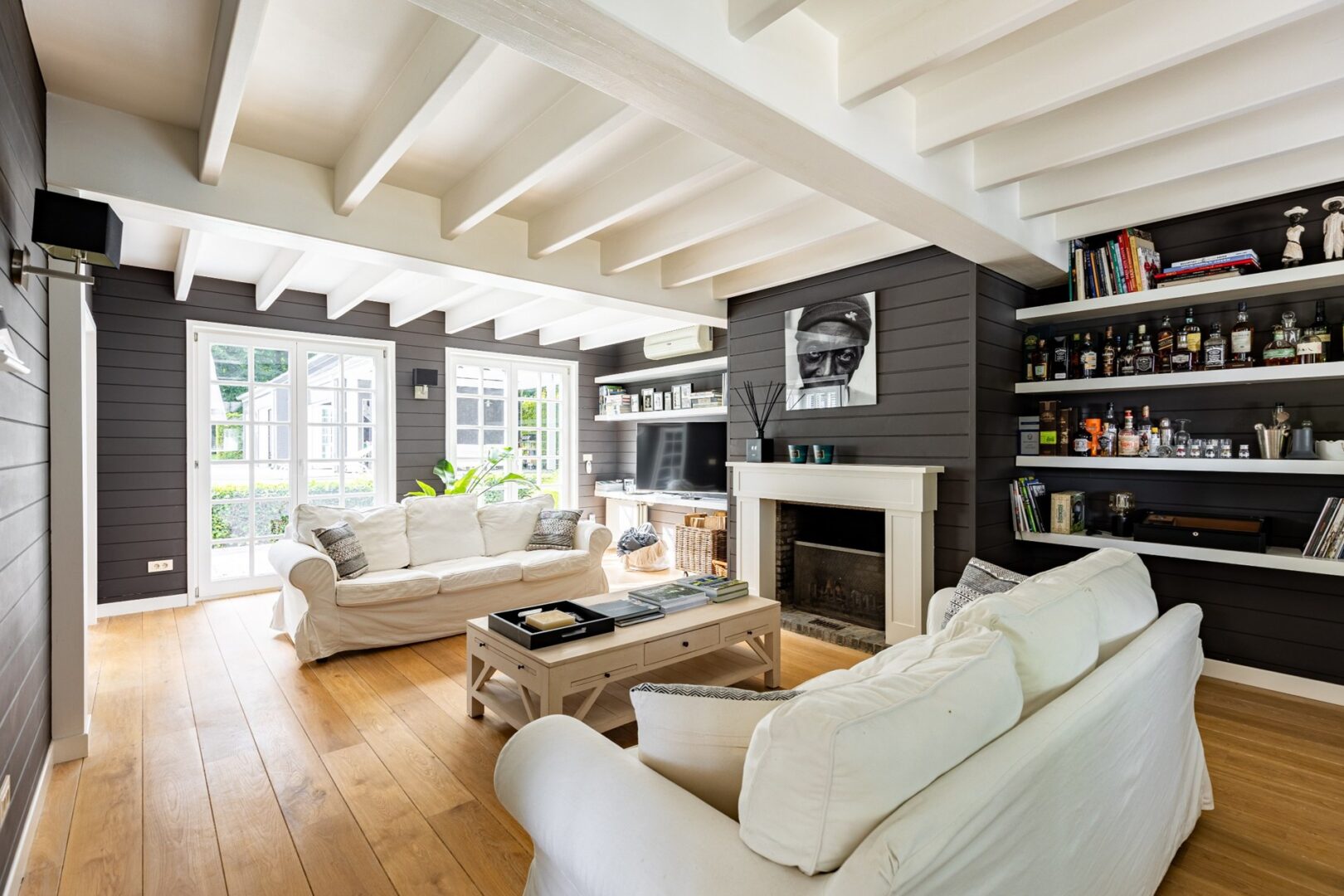 6 Bedroom Villa/Townhouse's Image 5