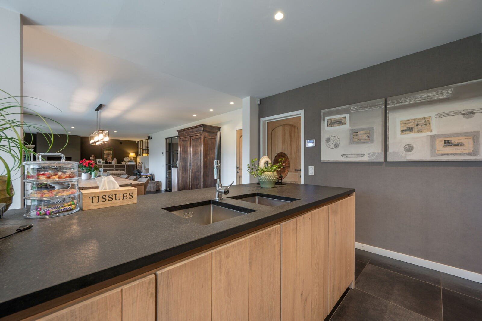 https://www.christiesrealestatebelgium.be/wp-content/uploads/properties/8940009/8940009_12_20260627123924.jpg