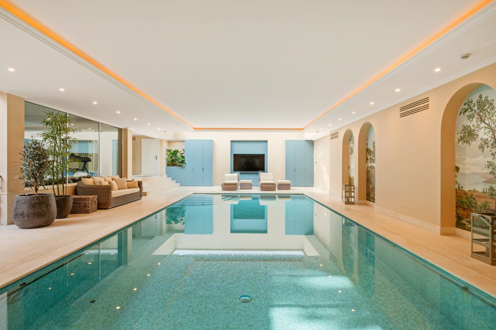 8 Bedroom Villa/Townhouse's Image 16