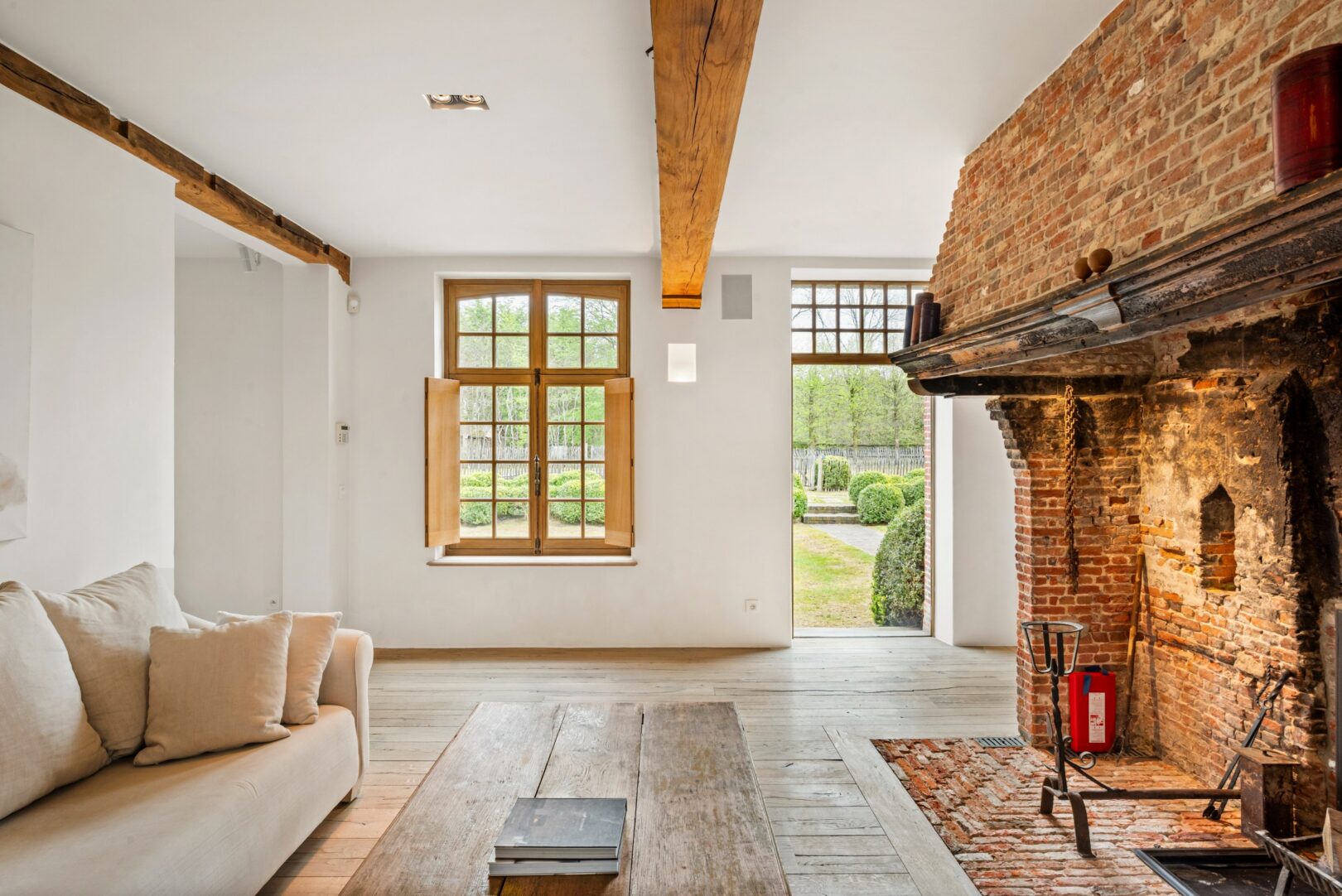 https://www.christiesrealestatebelgium.be/wp-content/uploads/properties/8944001/8944001_6_20260505141402.jpg