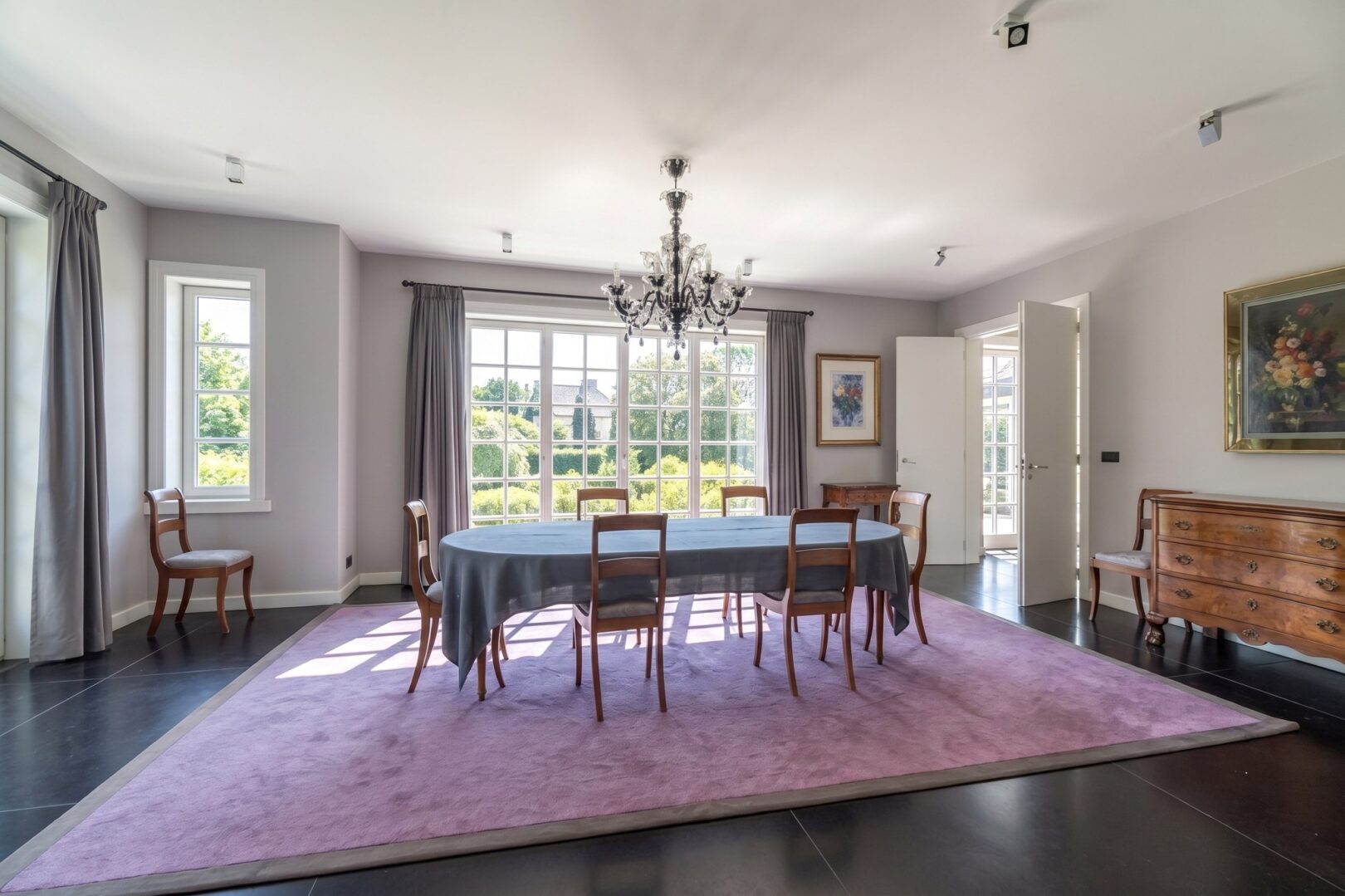 6 Bedroom Villa/Townhouse's Image 12