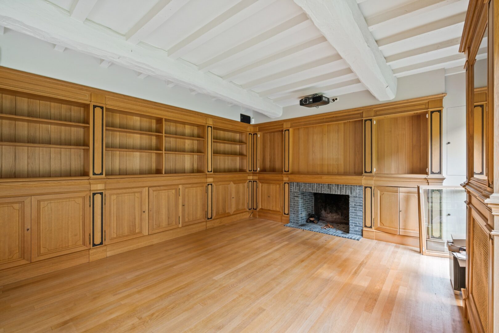 https://www.christiesrealestatebelgium.be/wp-content/uploads/properties/9045838/9045838_7_20260908122722.jpg