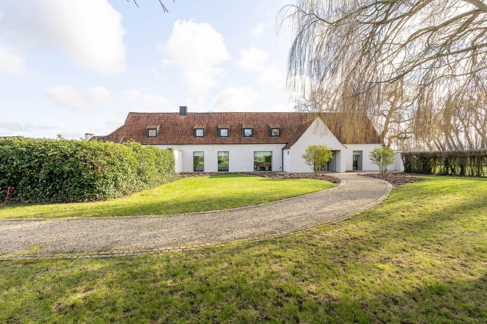 https://www.christiesrealestatebelgium.be/wp-content/uploads/properties/9060189/9060189_5_20260916175620.jpg